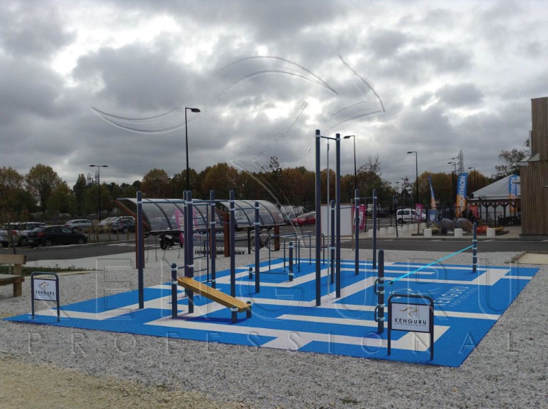 Новый формат уличных тренировок или слэклайн для DECATHLON